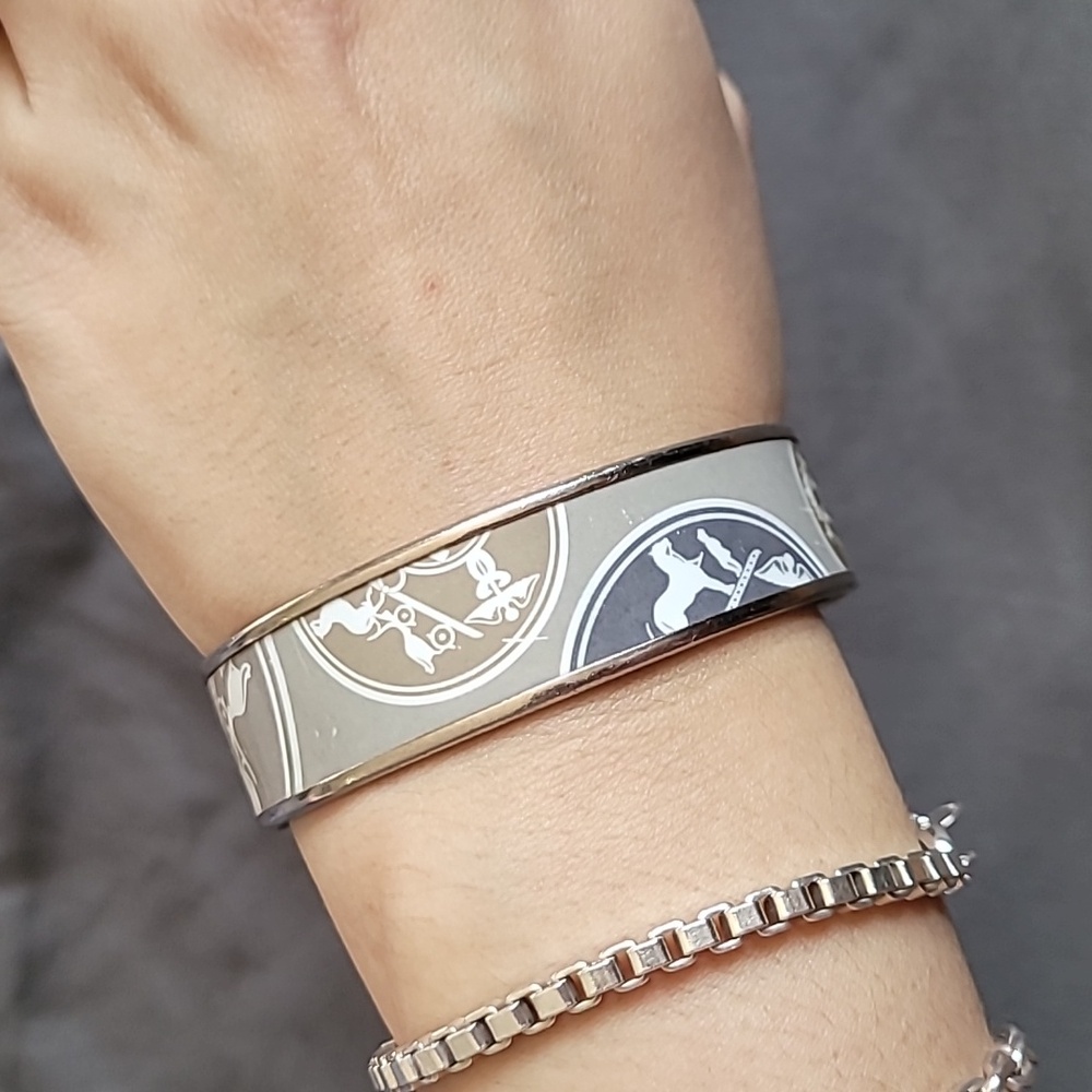 Hermes Enamel Bangle - Picture 5 of 5